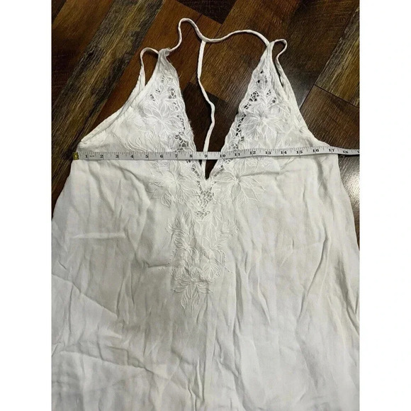 ASTR the Label Dress Womens XS Sleeveless V Neck White Lace  Mini - Picture 7 of 7